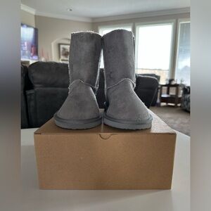 Winter Liv Boots Gray For Kids XL-Size 2-4 New With Box
